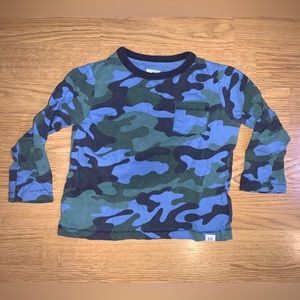 GAP 2T Camo Long Sleeve